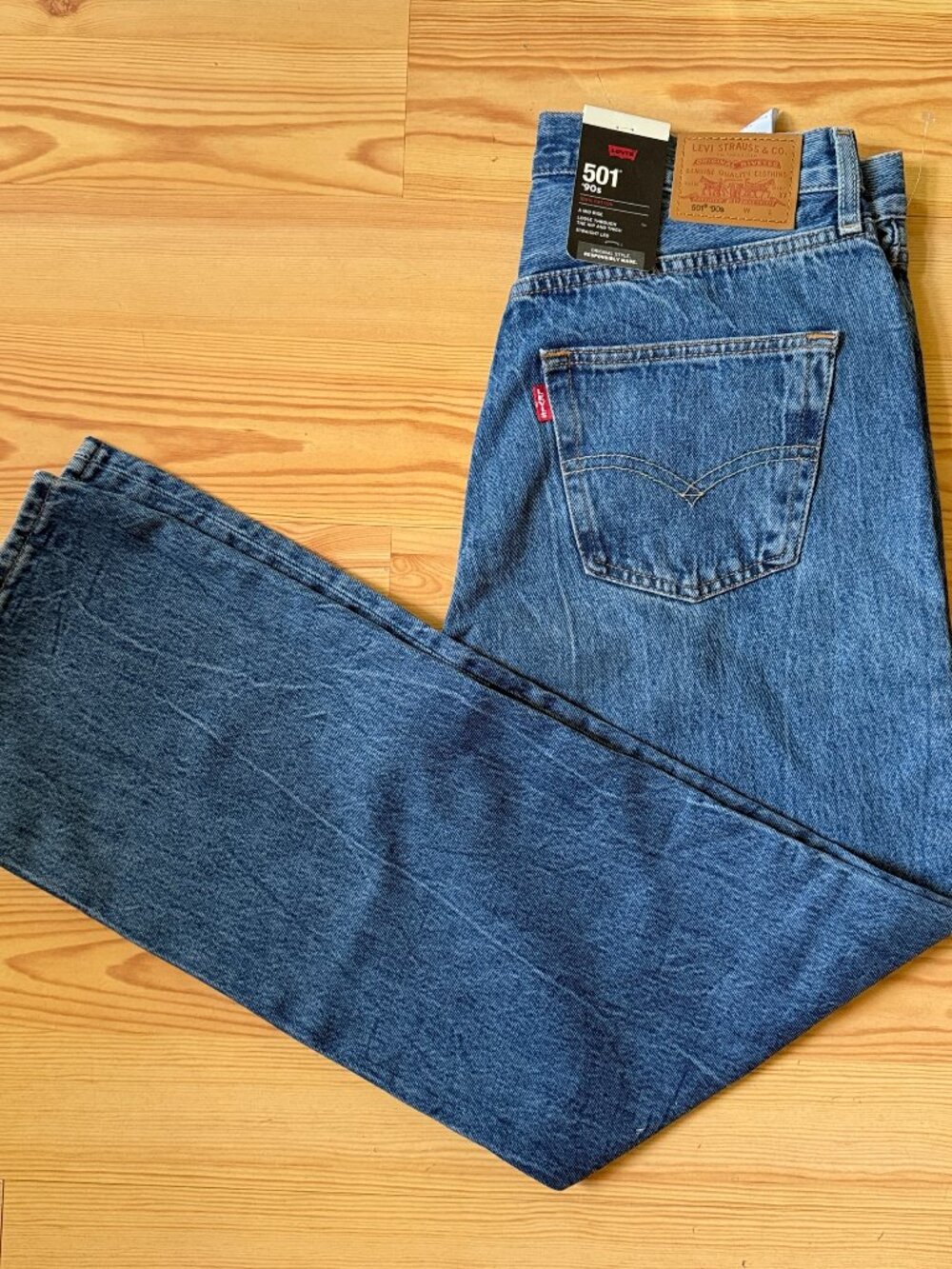 Denim Jeans 501 90s Mid Rise Loose Straight Blue Beauty Levi’s NWT Size 29